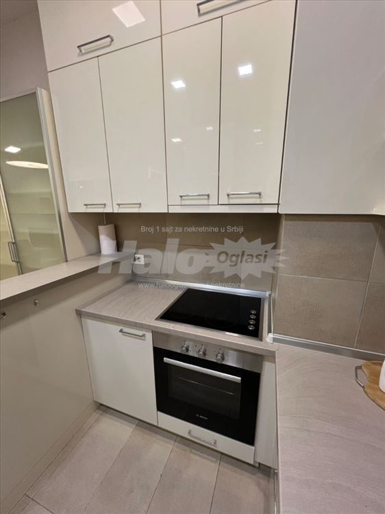 Lux trosoban stan (sa garažom) - centar — 8