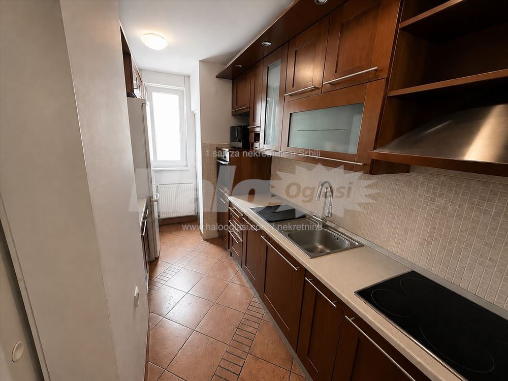 LUX trosobni stan 93 m² sa garažom – Autokomanda — 5