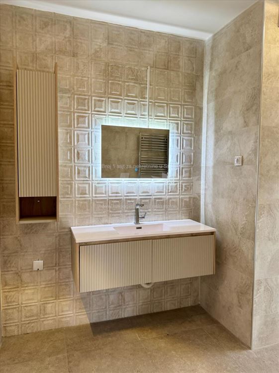 Lux! U cenu ukljuceno grejanje,infostan — 3