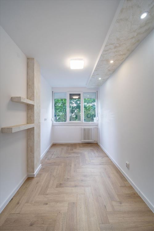 LUX, uknjižen, odmah useljiv, 2 spavaće sobe — 5