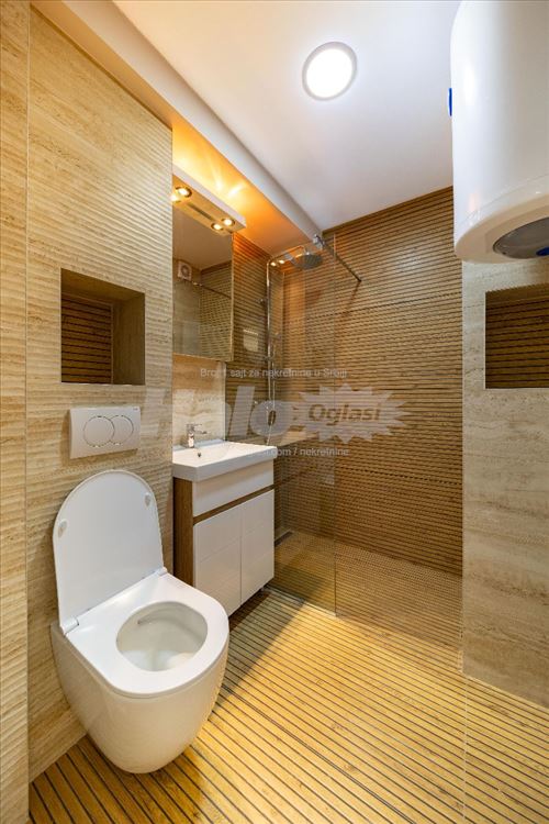 LUX, uknjižen, odmah useljiv, 2 spavaće sobe — 6