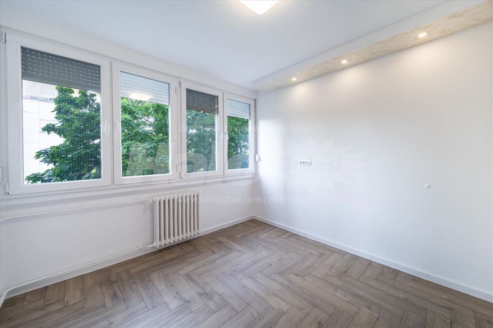 LUX, uknjižen, odmah useljiv, 2 spavaće sobe — 8