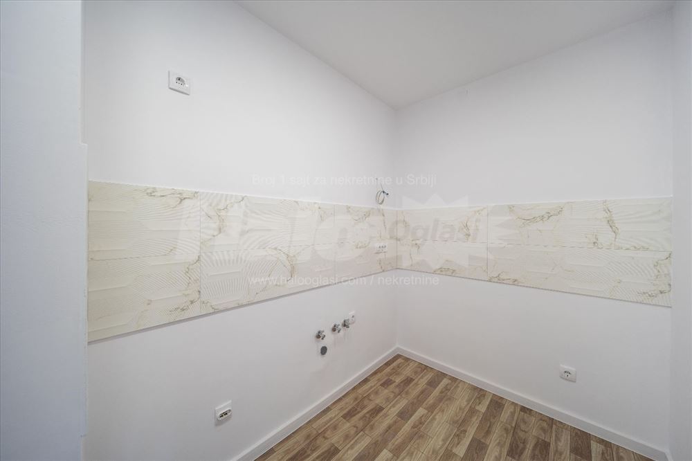 LUX, uknjižen, odmah useljiv, 2 spavaće sobe — 10