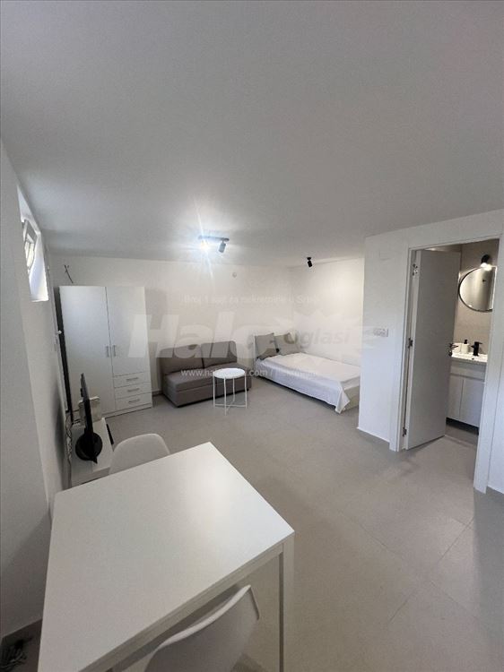 Lux, Vračar, Lekino Brdo 27m2 — 3