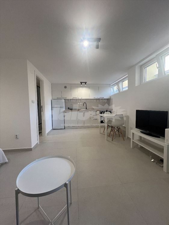 Lux, Vračar, Lekino Brdo 27m2 — 8