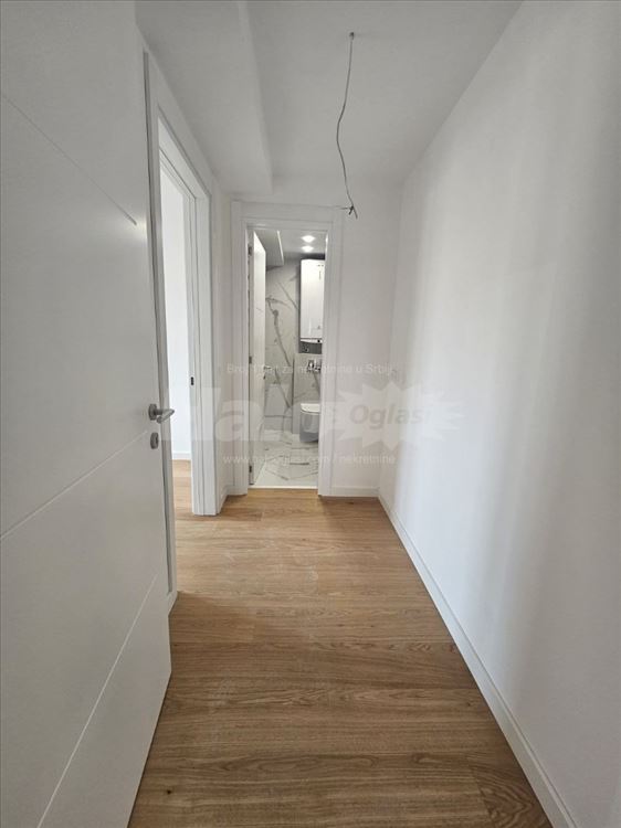 Lux zgrada, stan na Zvezdari, 3.0, V sprat — 15