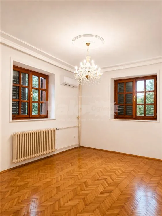 Lux,u cenu uracunato grejanje i infostan — 14