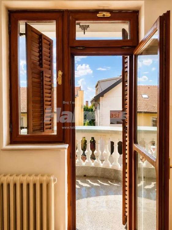 Lux,u cenu uracunato grejanje i infostan — 15