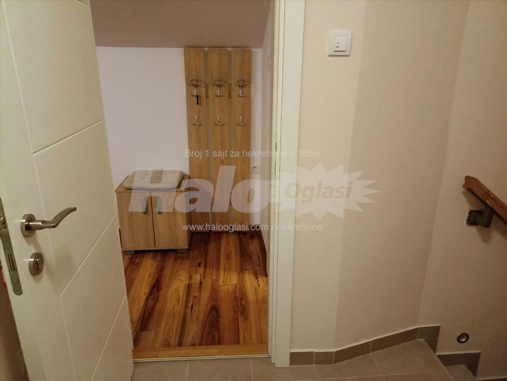 M. Bulevar, 1.5 - 32m2, namešten, sa parkingom — 6