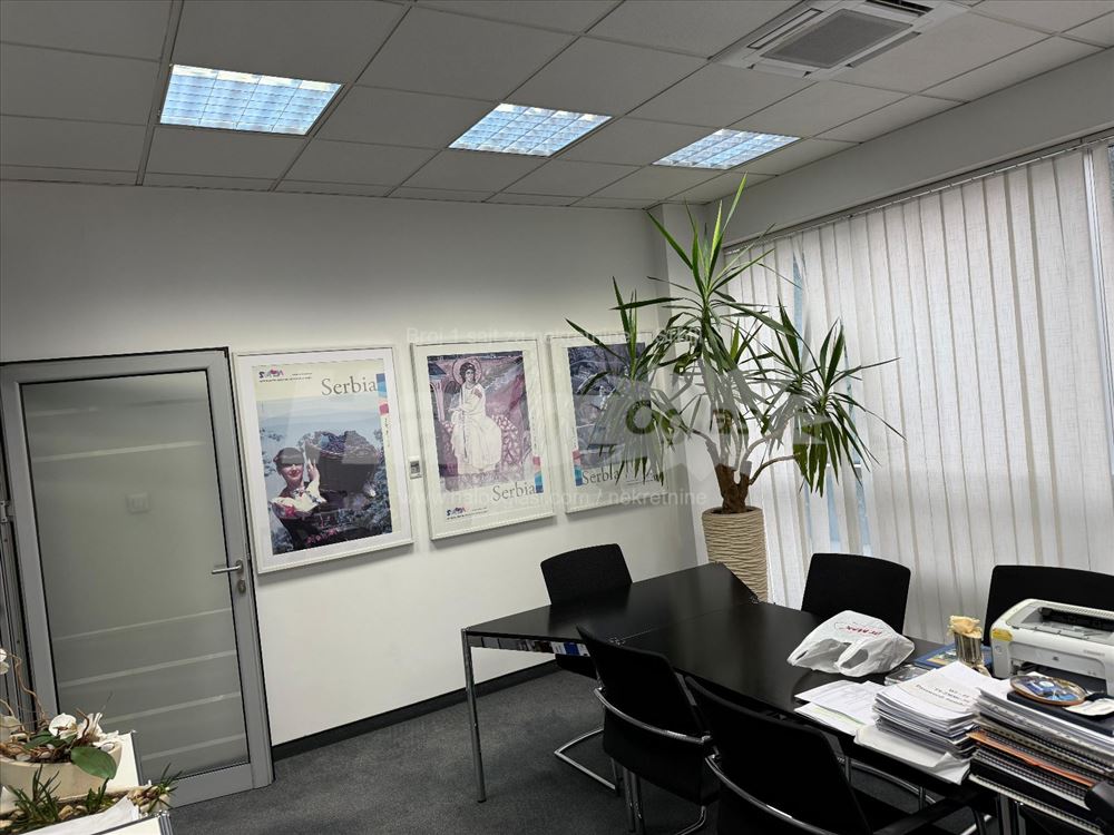 M Business center, poslovni prostor 143m — 12