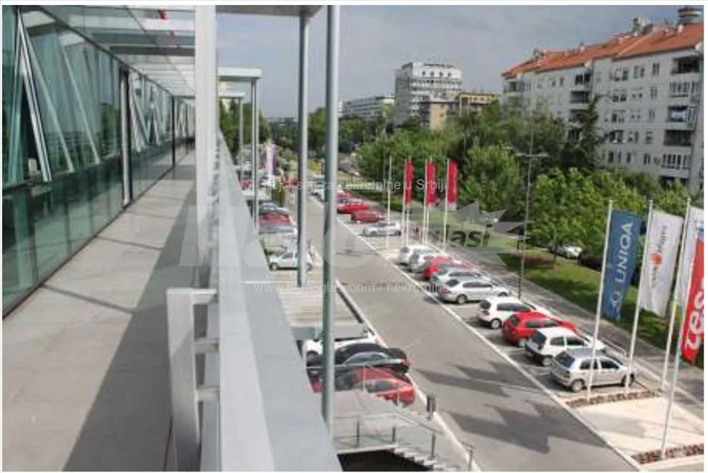 M Business center, poslovni prostor 246m — 2
