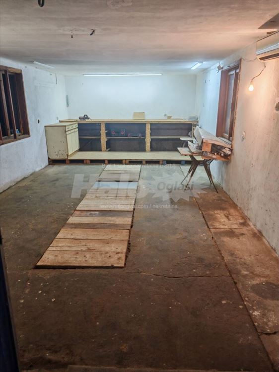 Magacin 80m2 Zemun — 2