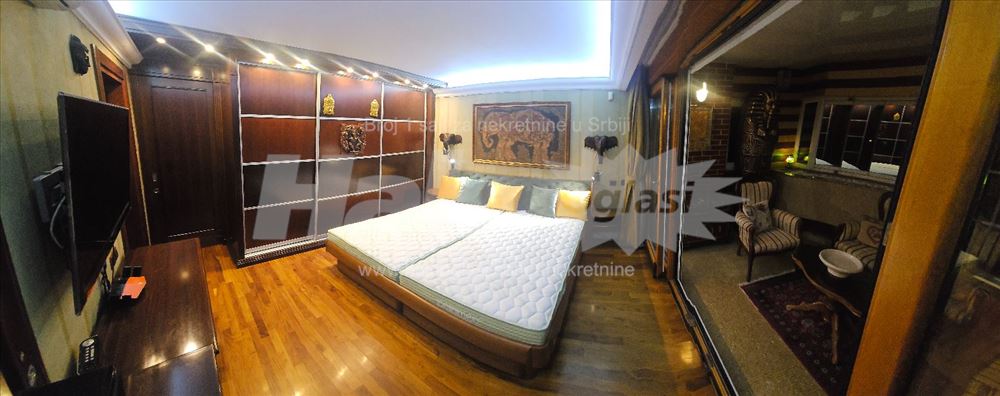 Mahagoni Flat — 6