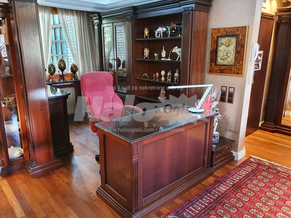 Mahagoni Flat — 8
