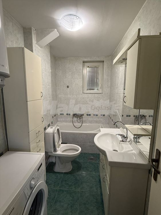 Medakovic 3 padina 32m2 — 10