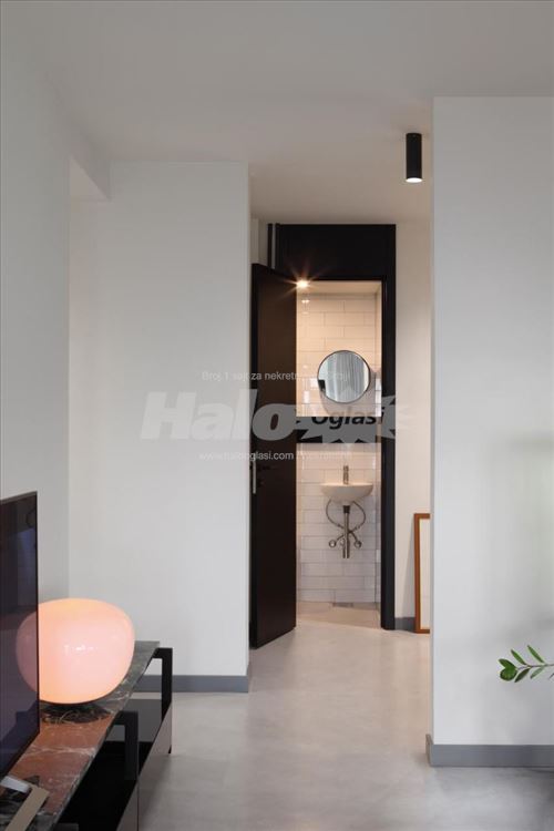 Milutina Milankovica, blok 23 (Sava centar) — 2