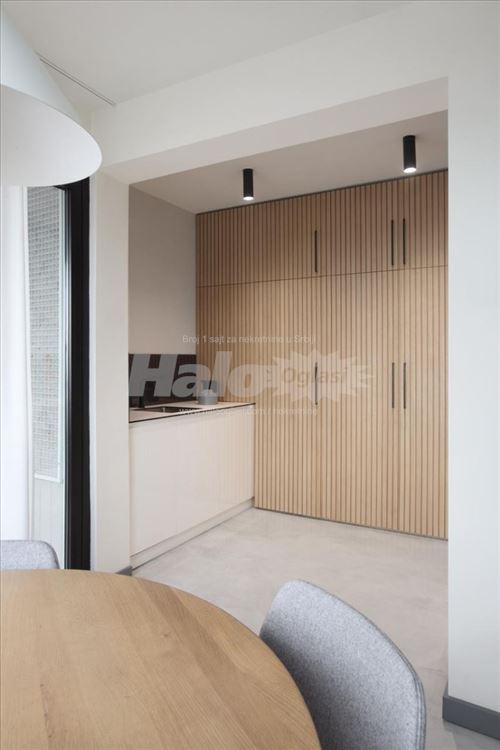 Milutina Milankovica, blok 23 (Sava centar) — 4