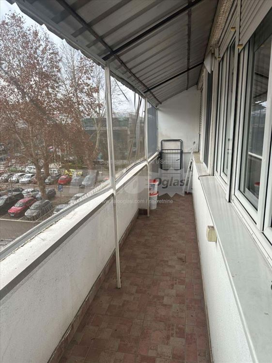 Miran i svetao renoviran stan na NBG — 12