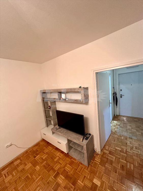 Mirijevski venac 42m2 Namešten — 2