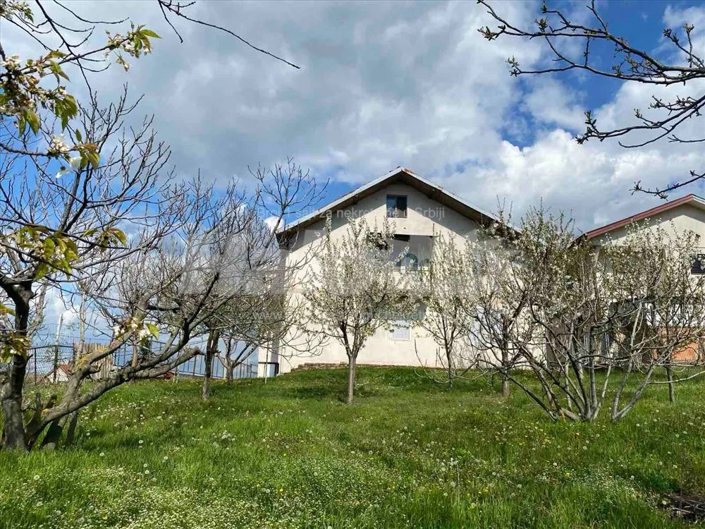 Mislođin, kuća sa voćnjakom i panoramskim pogledom — 6
