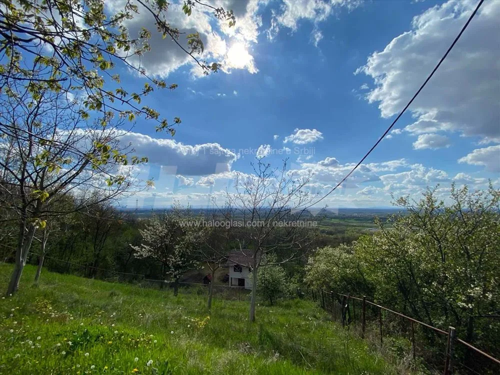 Mislođin, kuća sa voćnjakom i panoramskim pogledom — 7