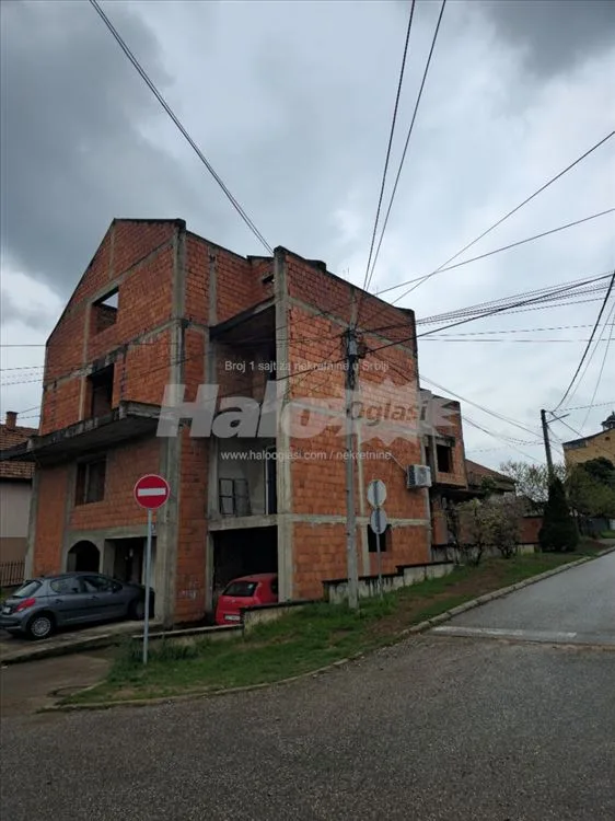 Mladenovac Crkvena 13 3,8ar Tozino voce — 3
