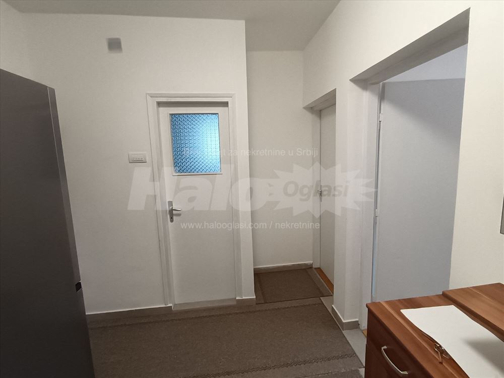Moderan, kompletno renoviran stan 64m² sa 2 terase — 4
