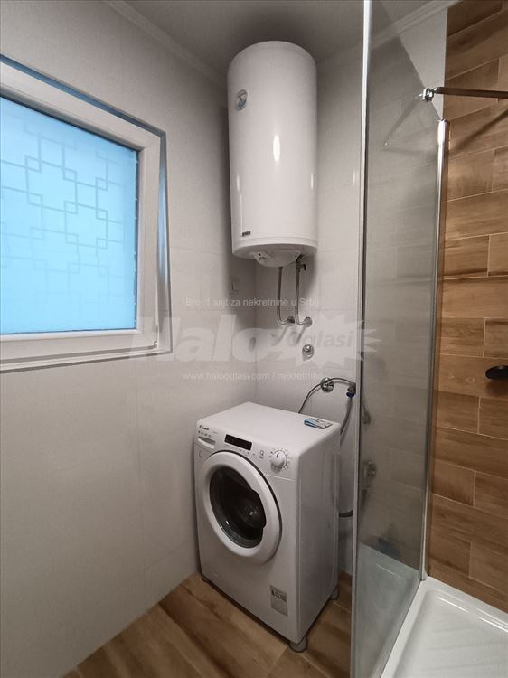 Moderan, kompletno renoviran stan 64m² sa 2 terase — 9