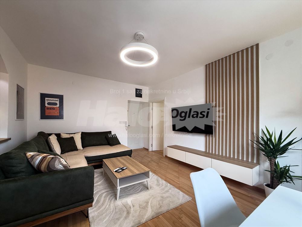 Moderan, kompletno renoviran stan u srcu Dorćola — 2