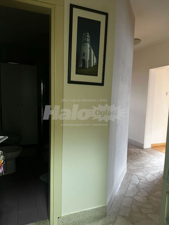 Moderan, nov stan 75 m2, FULL oprema-parking — 2
