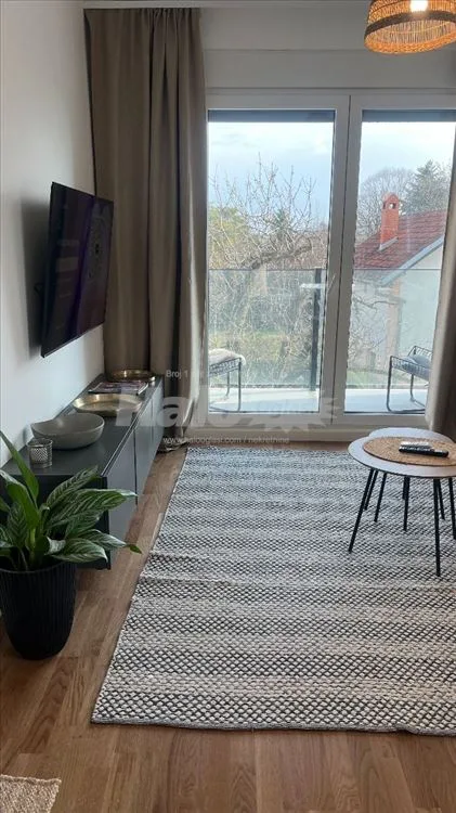 Moderan stan za izdavanje u novogradnji + P.mesto — 11