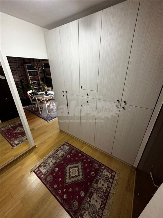 Moderan, svetao, trosoban stan sa garažom — 6