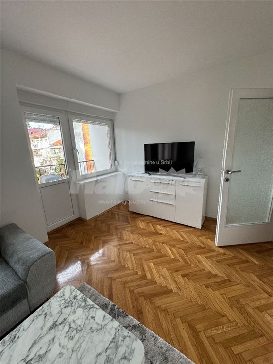 Moderno opremljen i funkcionalan 2.0 stan Cerak — 6