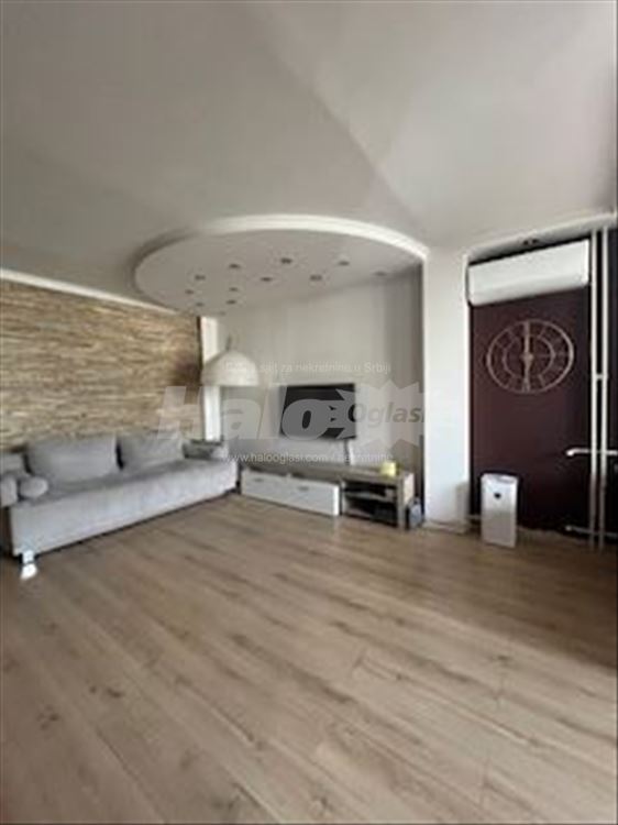 Moderno opremljen stan u 63. Bloku — 5