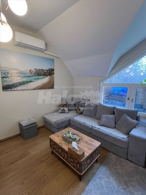 Moderno opremljen stan - Zemun — 2