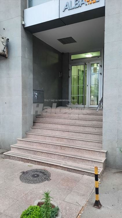 Moderno opremljena garsonjera — 3