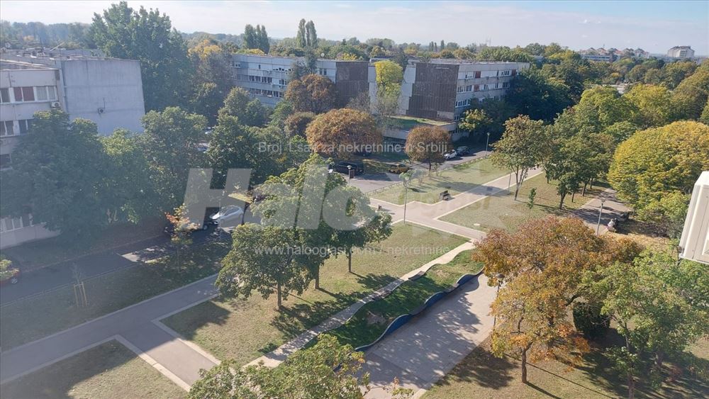 Moderno uređen stan na šetalištu u Bloku 45 — 8