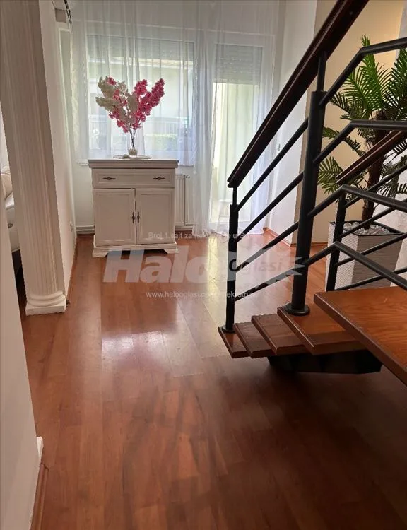 Na prodaju šestosoban stan(duplex)133 m2. — 4