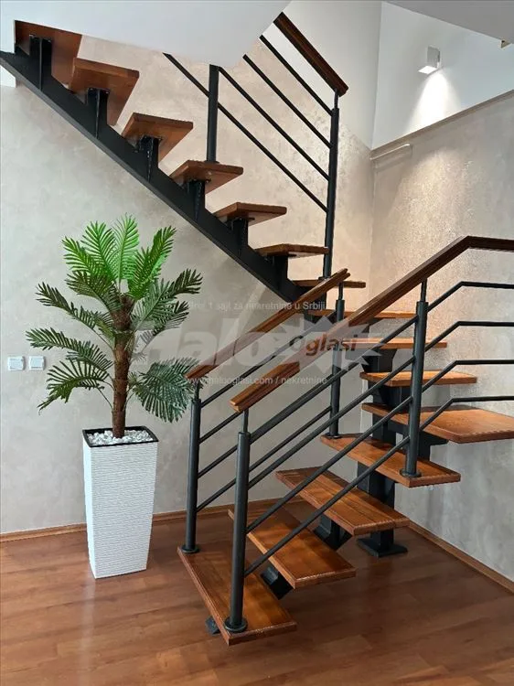 Na prodaju šestosoban stan(duplex)133 m2. — 5