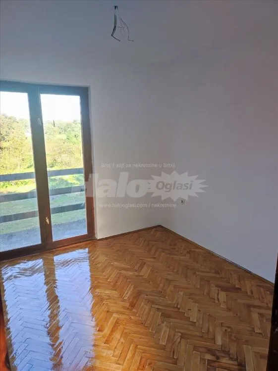 Na prodaju kuća sa velikim placem — 6
