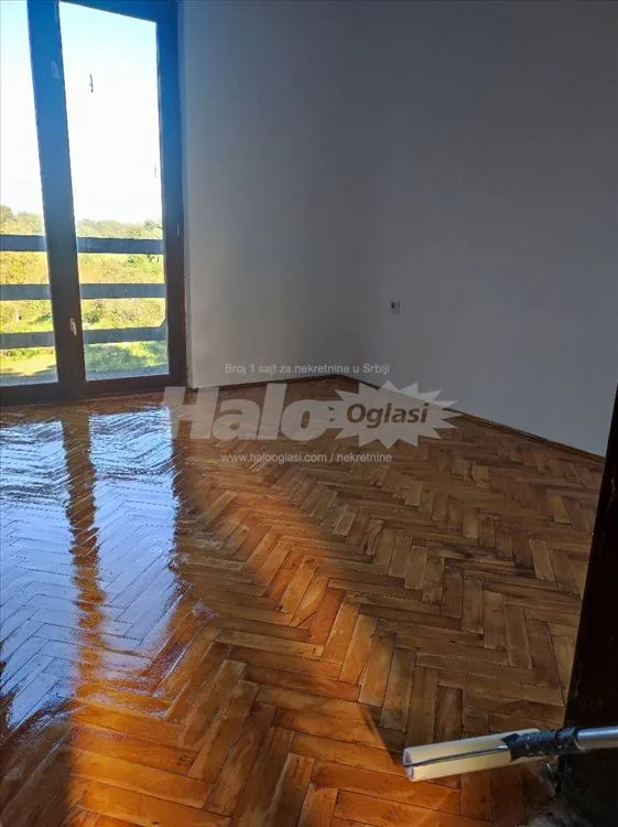 Na prodaju kuća sa velikim placem — 8