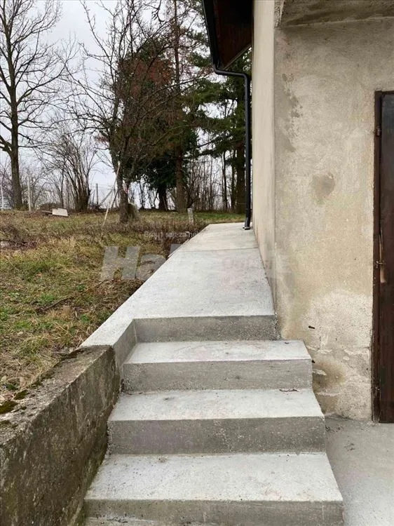 Na prodaju kuća sa velikim placem — 15