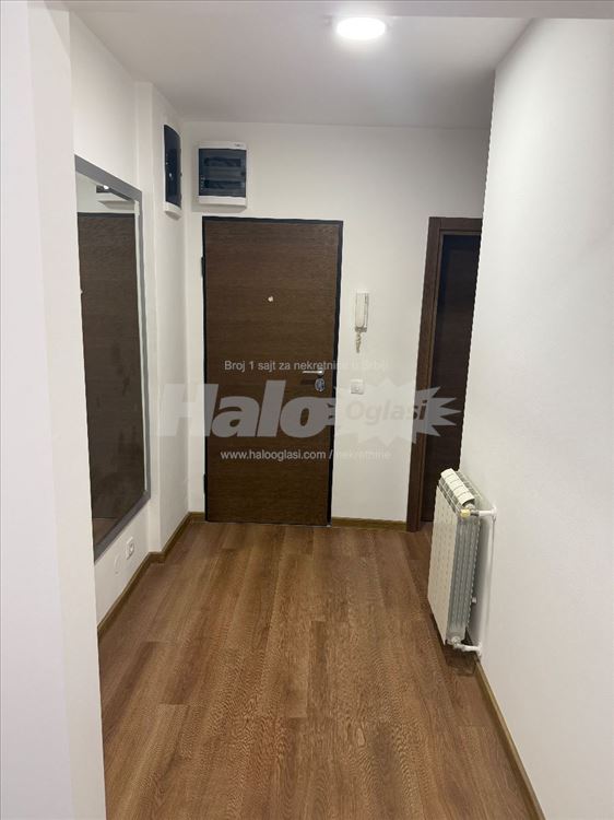 Na prodaju petosoban stan na Novom Beogradu — 2