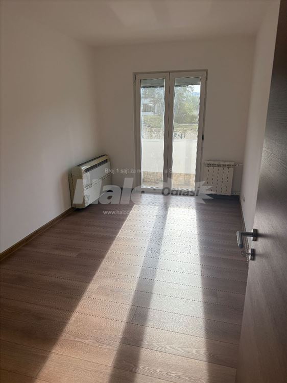 Na prodaju petosoban stan na Novom Beogradu — 8