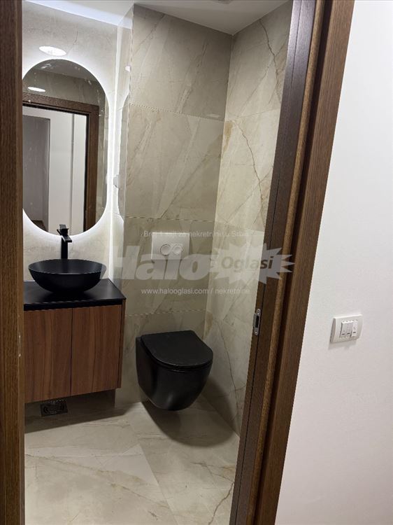 Na prodaju petosoban stan na Novom Beogradu — 13