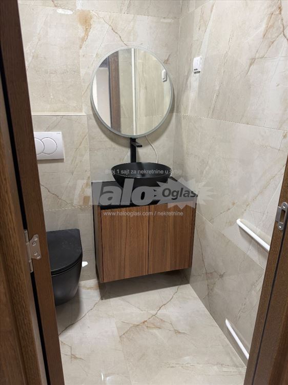 Na prodaju petosoban stan na Novom Beogradu — 14