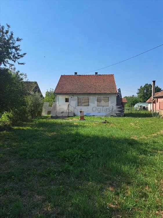 Na prodaju porodična kuća-odlična lokacija Šopić — 2