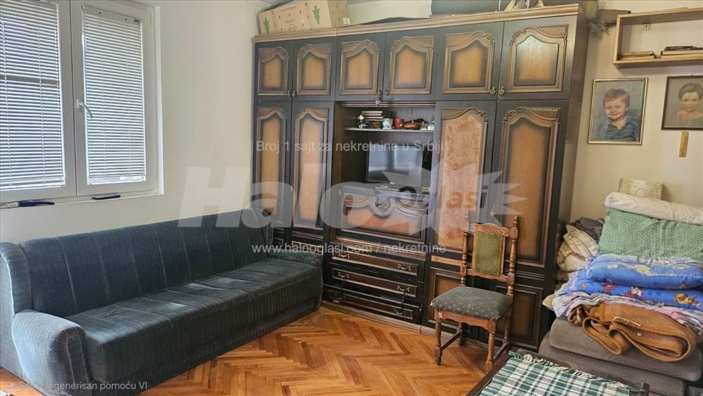 Na prodaju stan površine 33m² + terasa od 3m² — 2