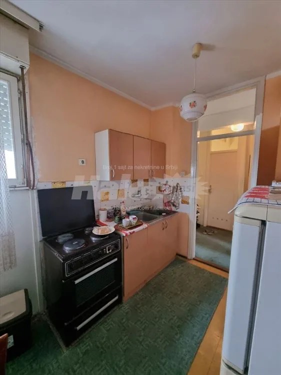 Na prodaju stan u najlepšem delu Borče,centar 3 — 3