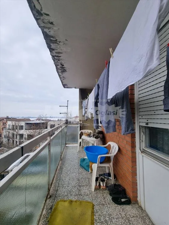 Na prodaju stan u najlepšem delu Borče,centar 3 — 6